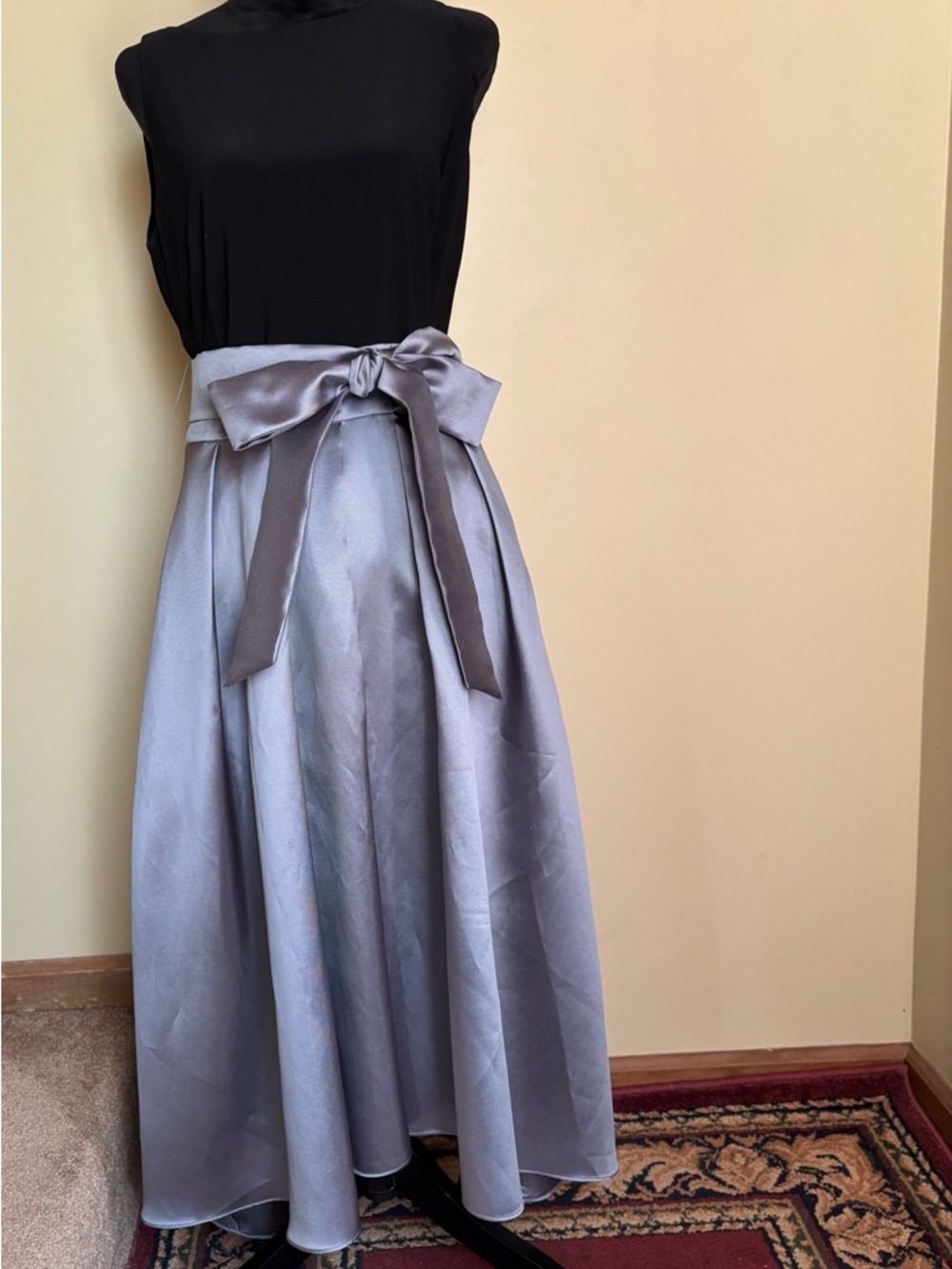 Lauren Ralph Lauren High-Low Fit & Flare Dress in Black and Gray 12 Quiet Luxury - Picture 4 of 14